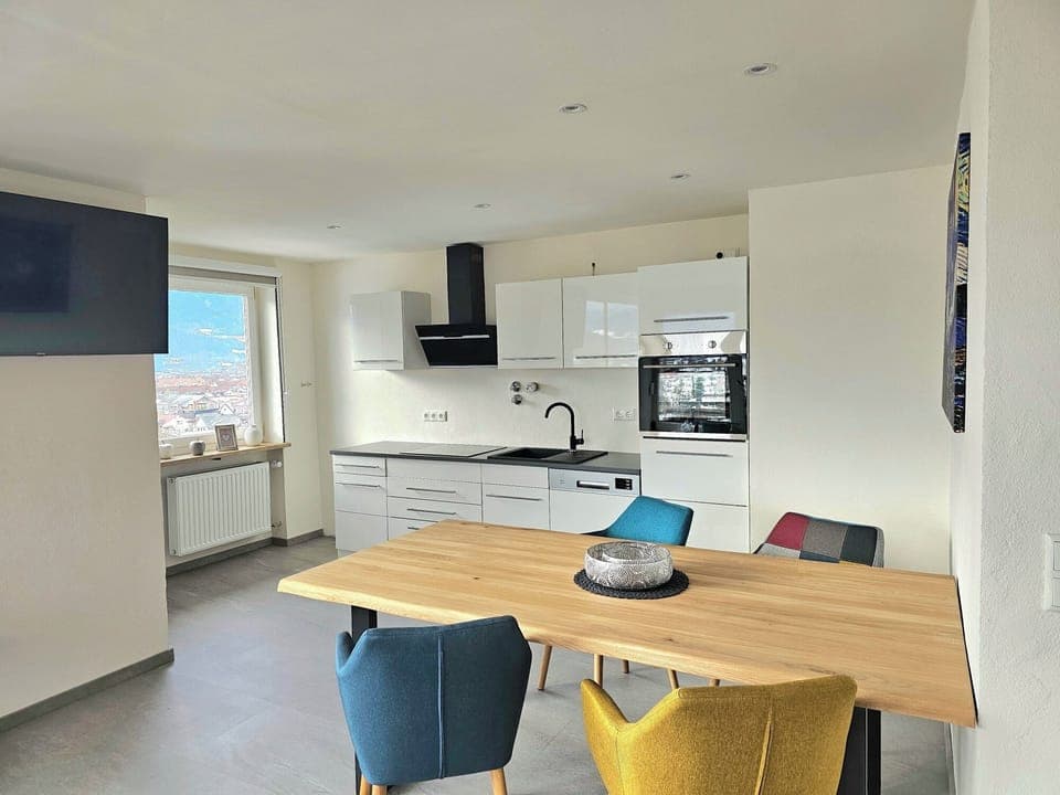 Deluxe Condo, Mountain View | In-room dining