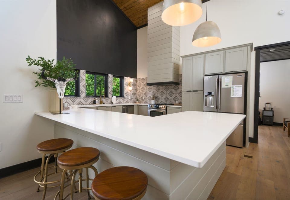 Chic and sleek – our kitchen's modern vibes will inspire your inner chef.