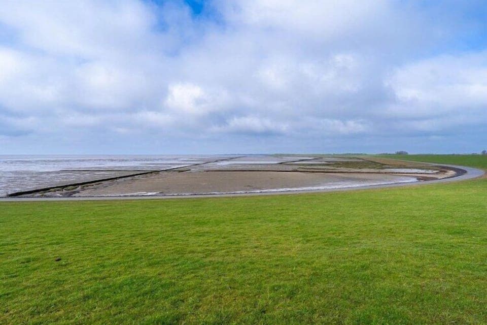 Immediate Surroundings [summer] (<1 km)