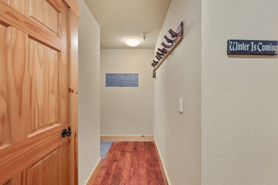 Floor, Flooring, Indoors, Hardwood, Architecture