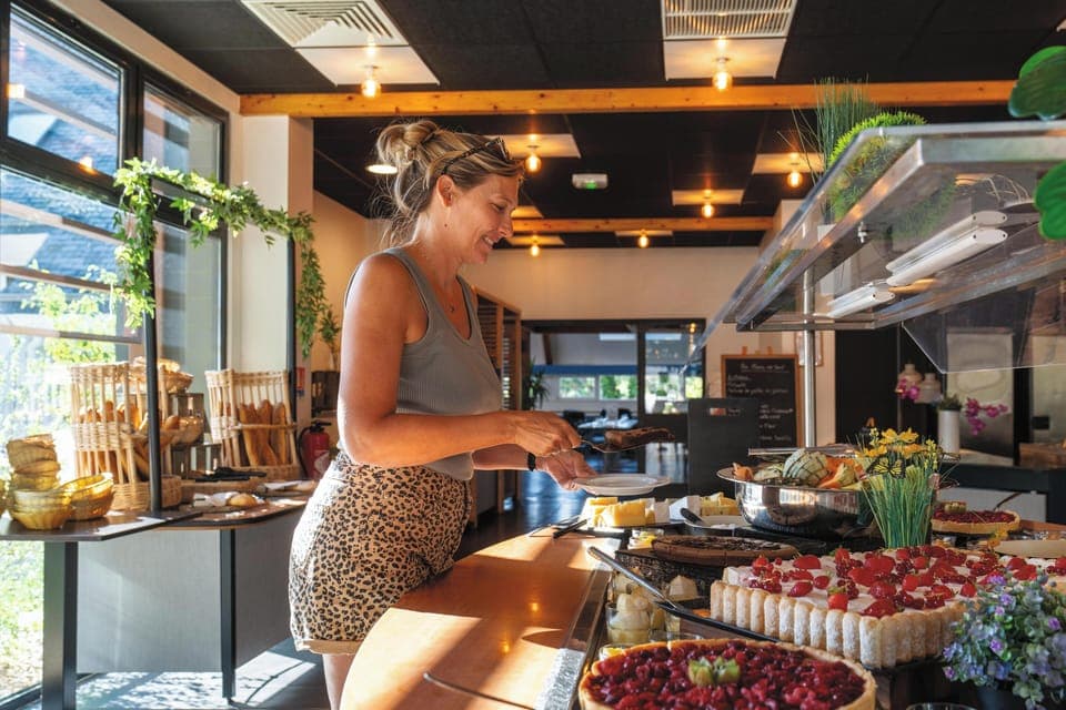 Free daily buffet breakfast