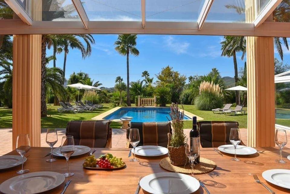 Outdoor dining area