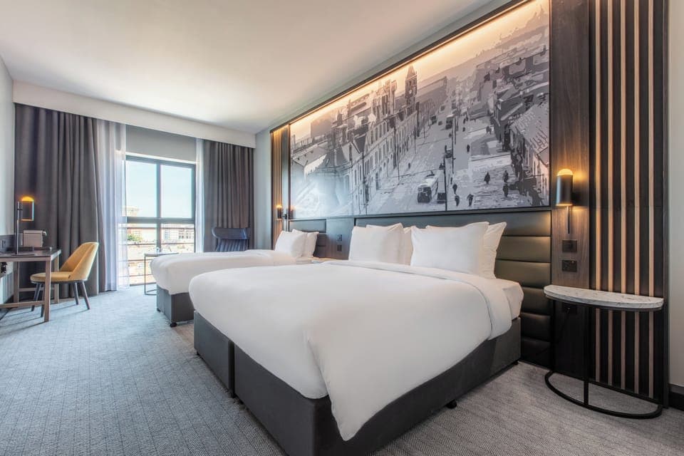 Grand Room, Multiple Beds | Premium bedding, in-room safe, individually decorated, desk