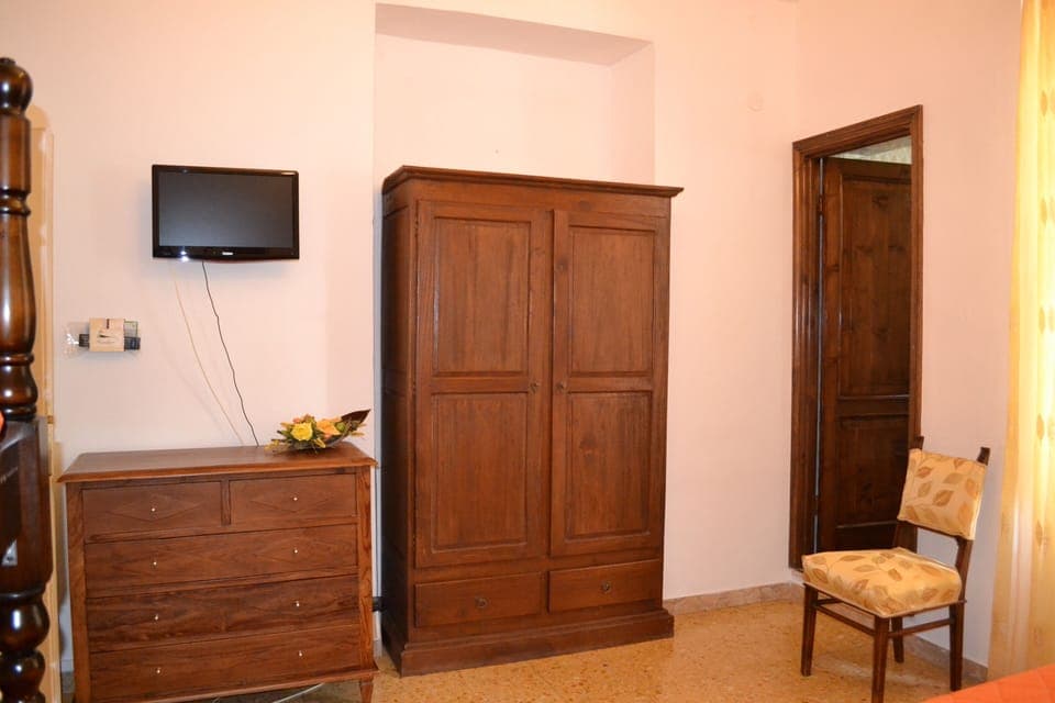 Economy Room | Free WiFi, bed sheets