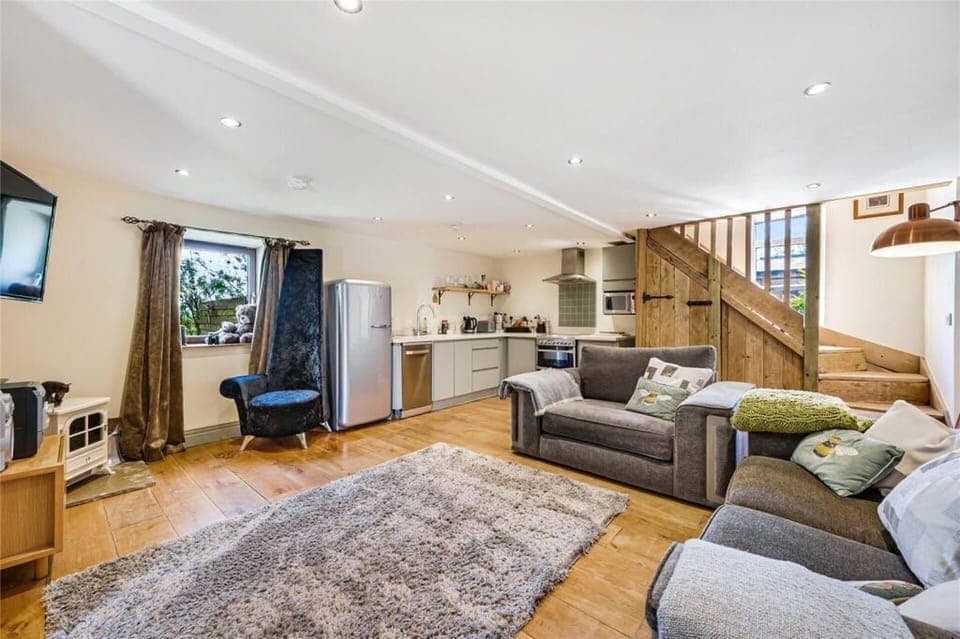 Cottage | Living area | TV, fireplace