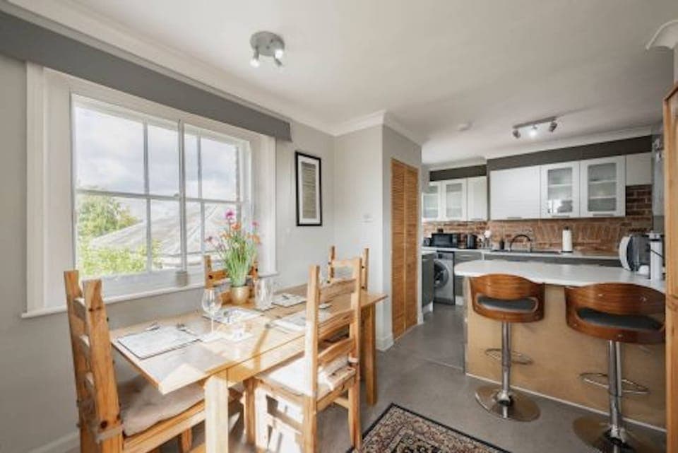 Manor View, Fakenham - Host & Stay 