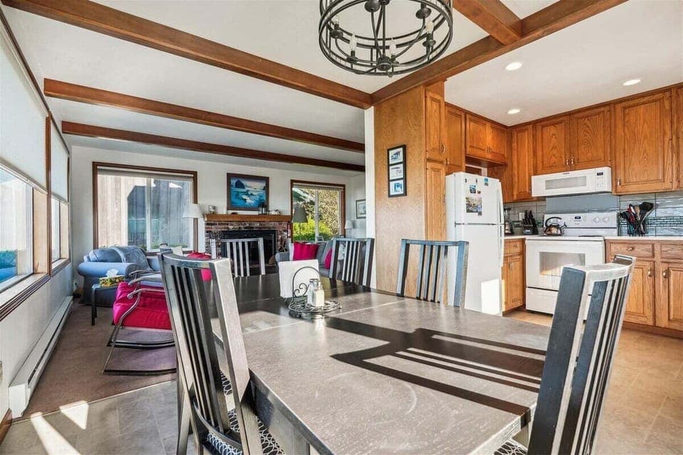 Dining Area looking into Kitchen at Falcon Getaway