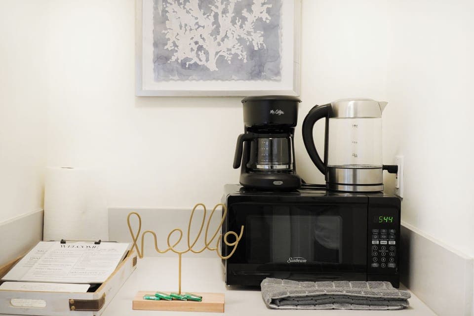 Stylish and cozy furnished rental in Monterey Park—relax in modern comfort.