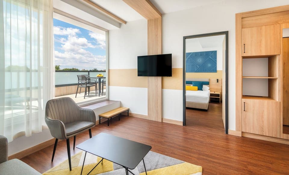 Apartment | Minibar, in-room safe, desk, laptop workspace