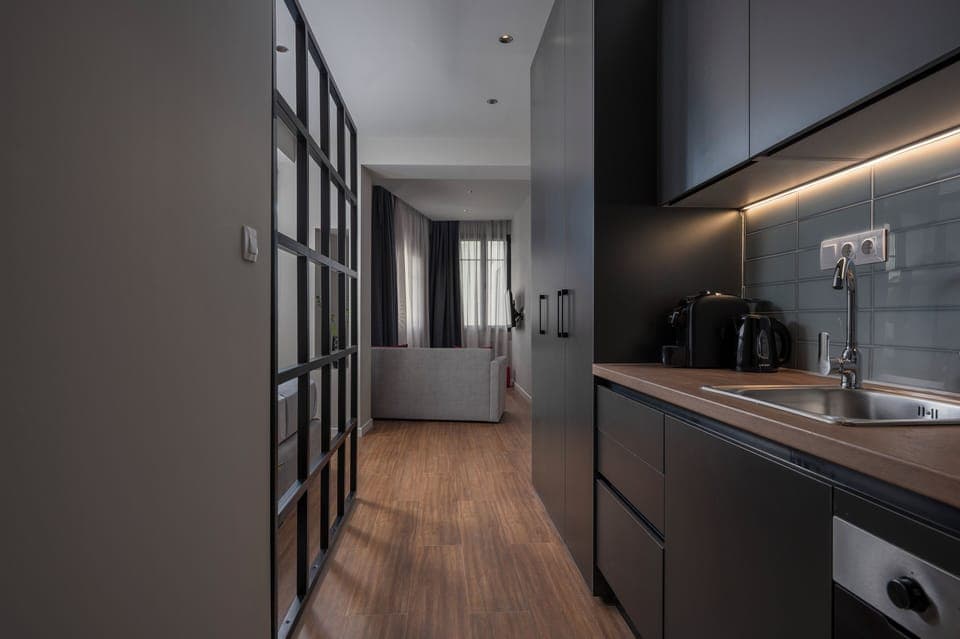 Standard Double | Private kitchen | Fridge, oven, stovetop, espresso maker