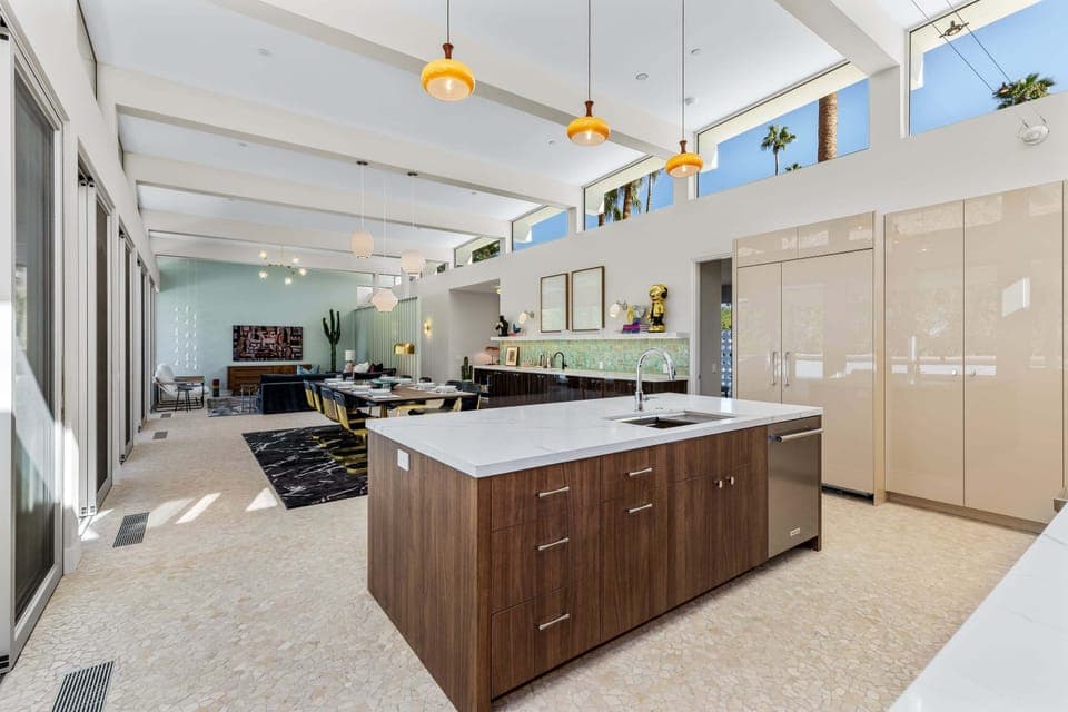 Chef's kitchen leaves nothing to be desired