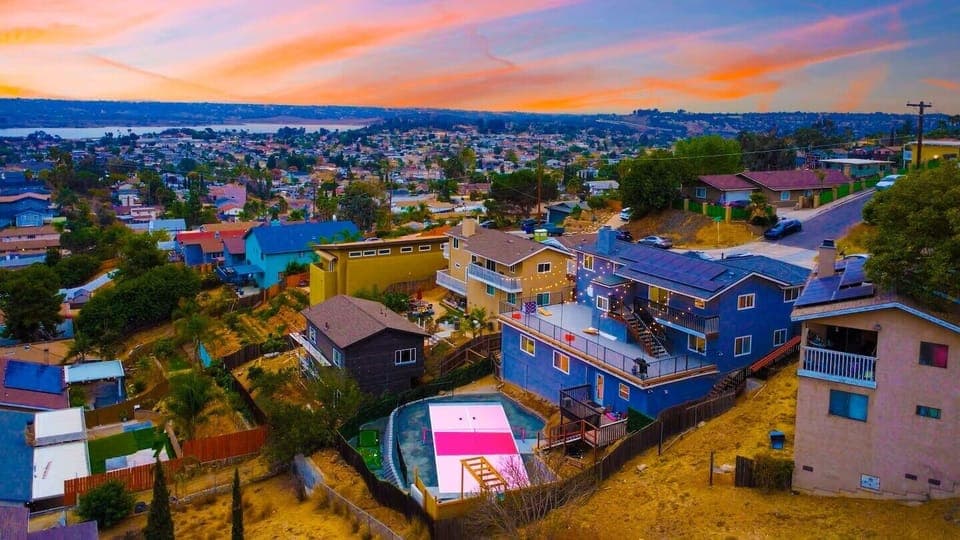 Your vacation rental for holidays & events. 