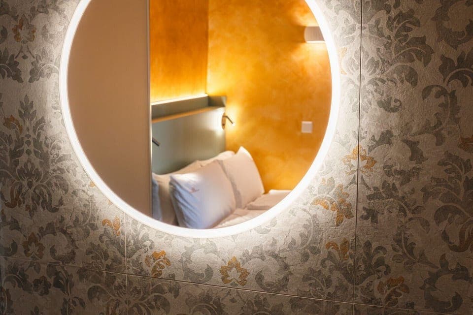 Comfort Room | Bathroom | Shower, hair dryer, towels, soap