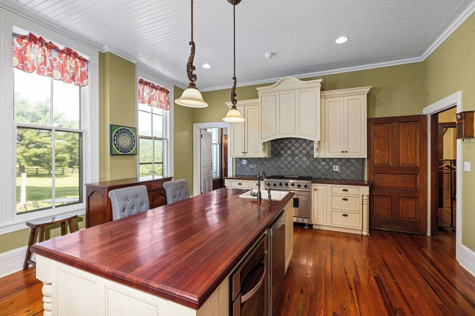 Spacious kitchen
