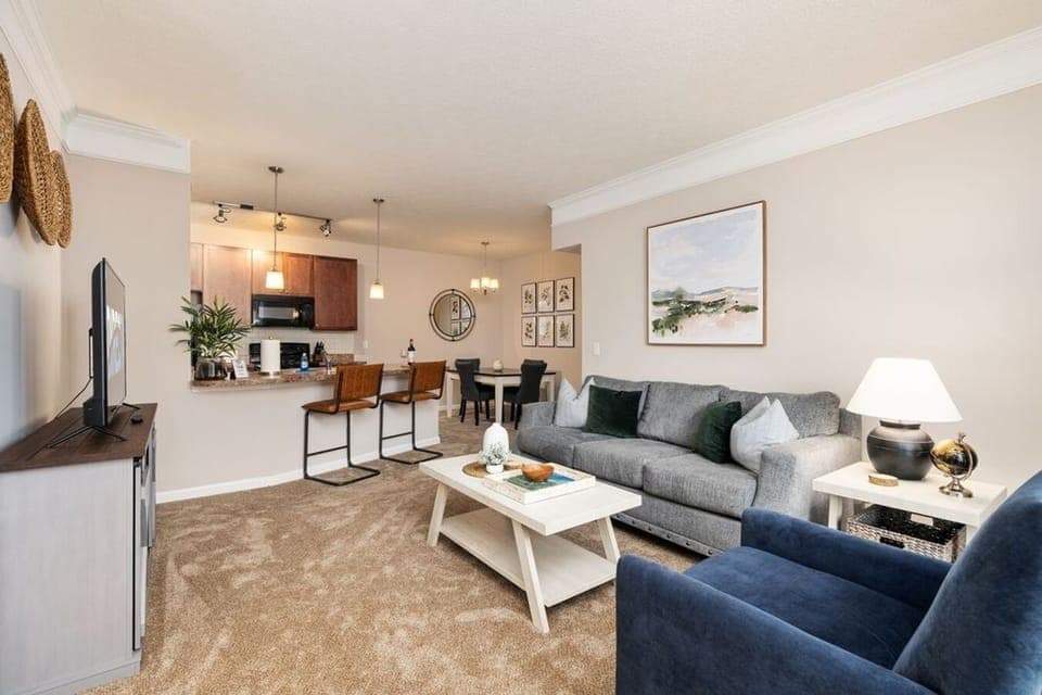 Brand new carpet and fresh paint in the whole apartment as of June 2024!