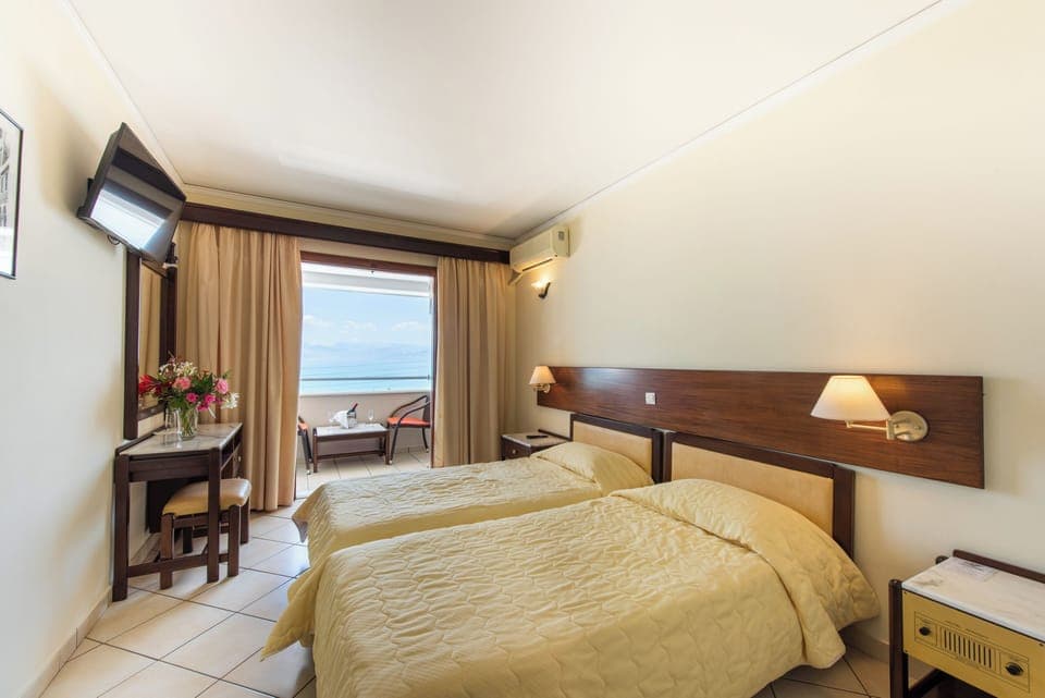 Comfort Twin Room, Balcony, Beach View | In-room safe, desk, iron/ironing board, free WiFi