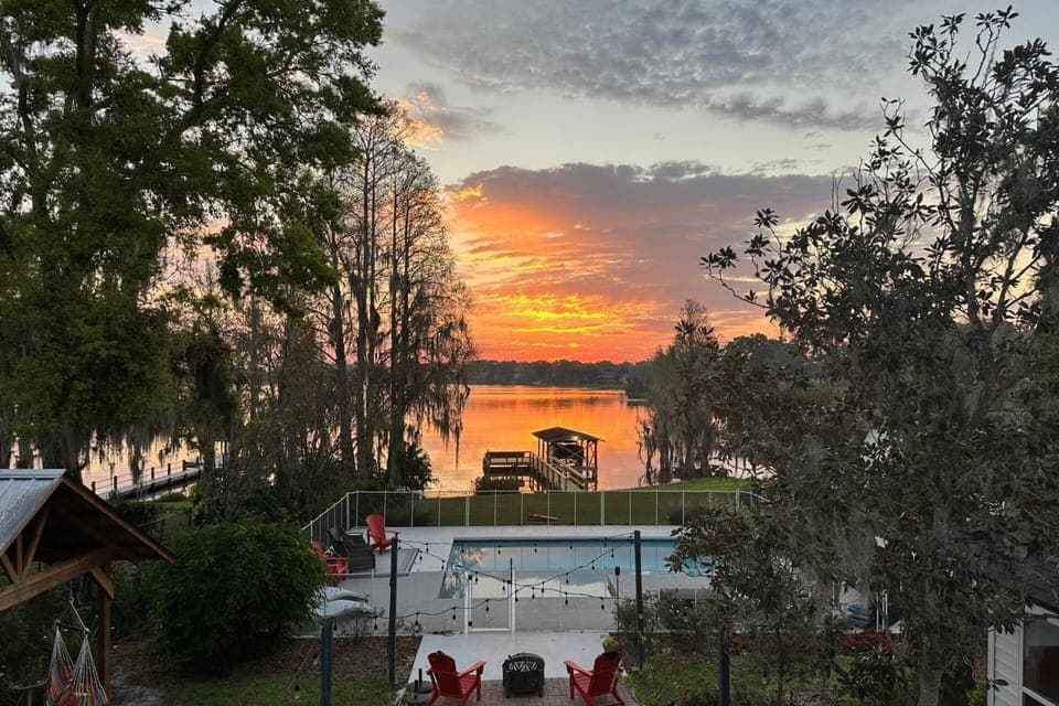 Starting your day off perfectly with a gorgeous sunrise on Lake Otis!