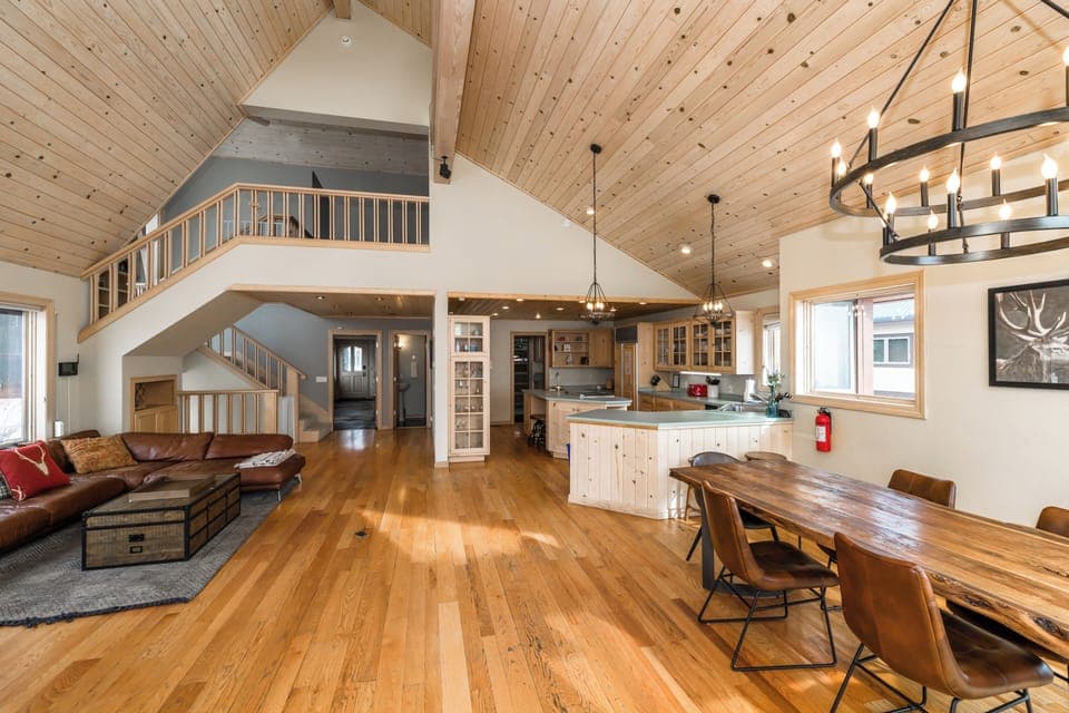 3 Story Home With Huge Living Area & Views of Donner Lake