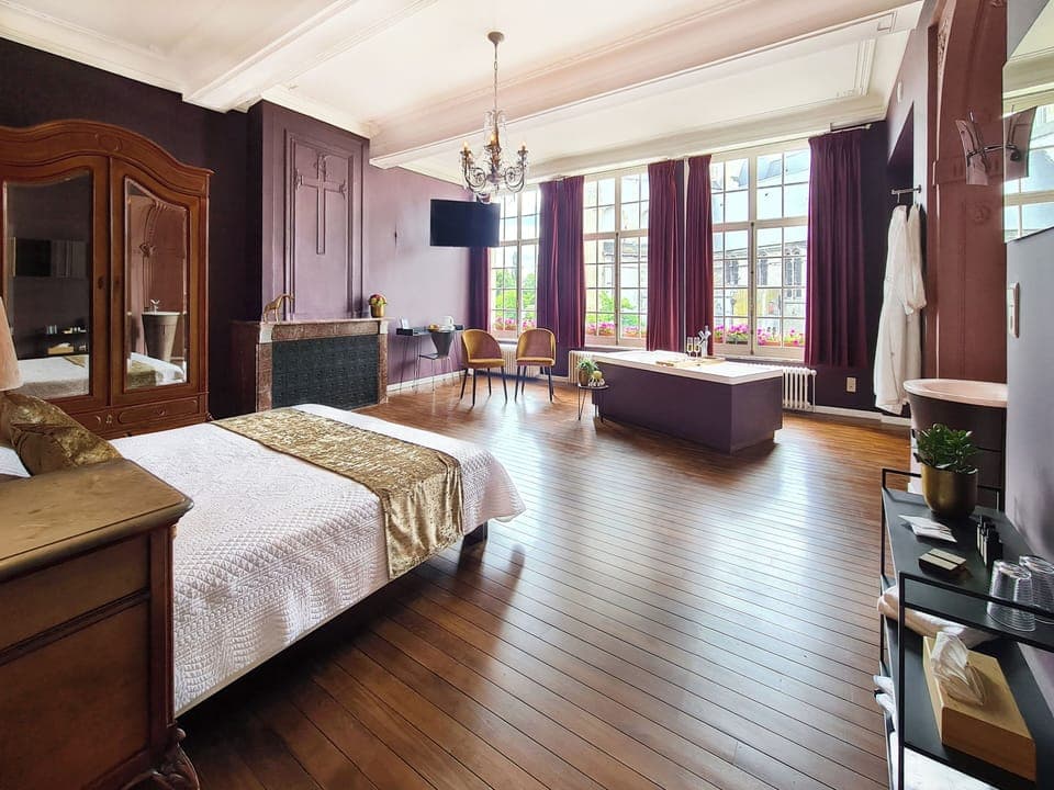 Deluxe Room, City View | Desk, laptop workspace, soundproofing, iron/ironing board