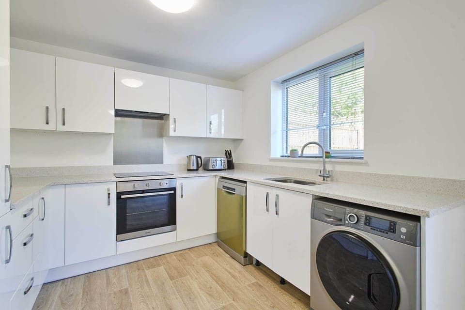 Aronora Guest House, Blaydon - Host & Stay