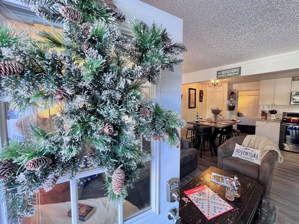 Come stay in our charming, cozy condo