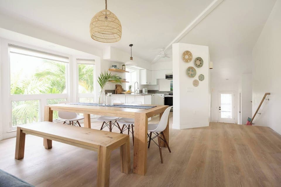 Dinning room with spacious views of the mountains