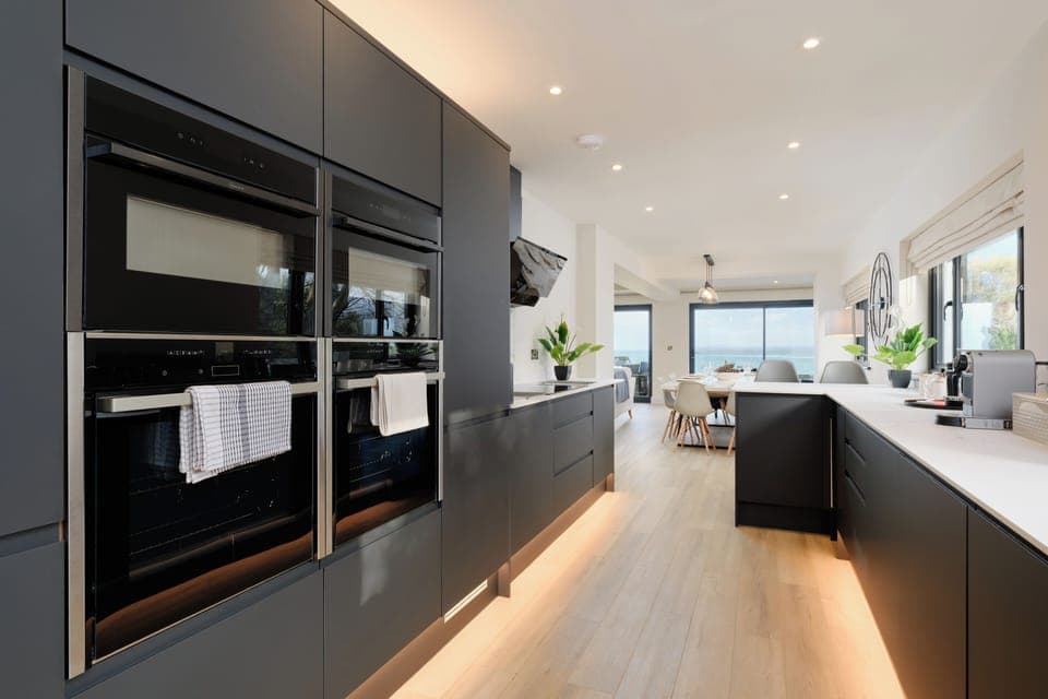Kitchen with ground floor sea view