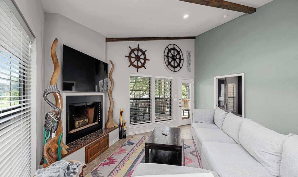 Cozy and stylish living room – perfect for relaxing after a day out.