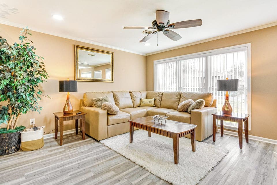 House (3 Bedrooms) | Front of property