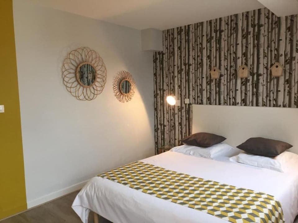 Classic Double Room, 1 Double Bed | Soundproofing, iron/ironing board, free WiFi