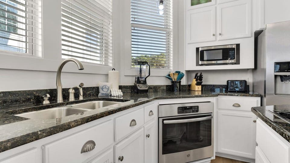 Vitamin Sea - Kitchen Area