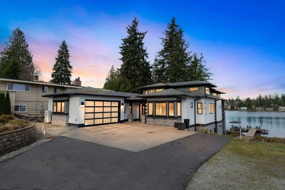 THE EXTERNAL AREA AND MAIN ENTRANCE – WELCOMING YOU IN STYLE 🌿🚪 A BEAUTIFUL FIRST IMPRESSION