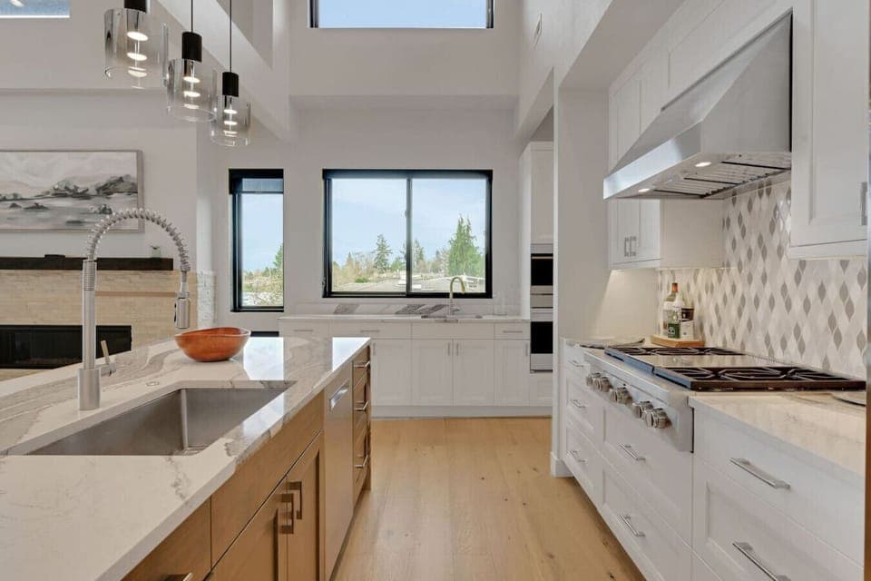 FULL KITCHEN – FULLY EQUIPPED FOR ALL YOUR CULINARY CREATIONS 🍳🍽️ MODERN, SPACIOUS, AND READY TO INSPIRE YOUR INNER CHEF.