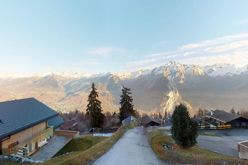 Immediate Surroundings [summer] (<1 km)