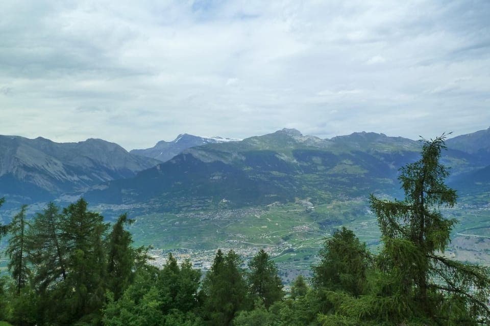 Surroundings [summer] (1-5 km)