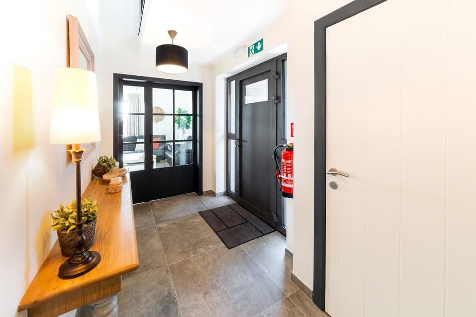 Entrance / Reception