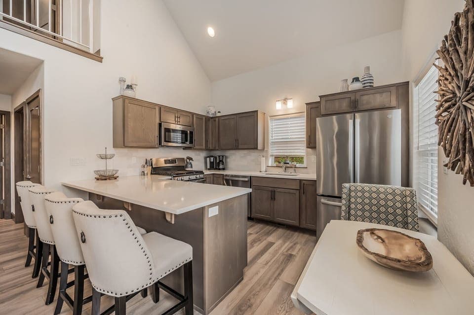 Full appointed kitchen well stocked 