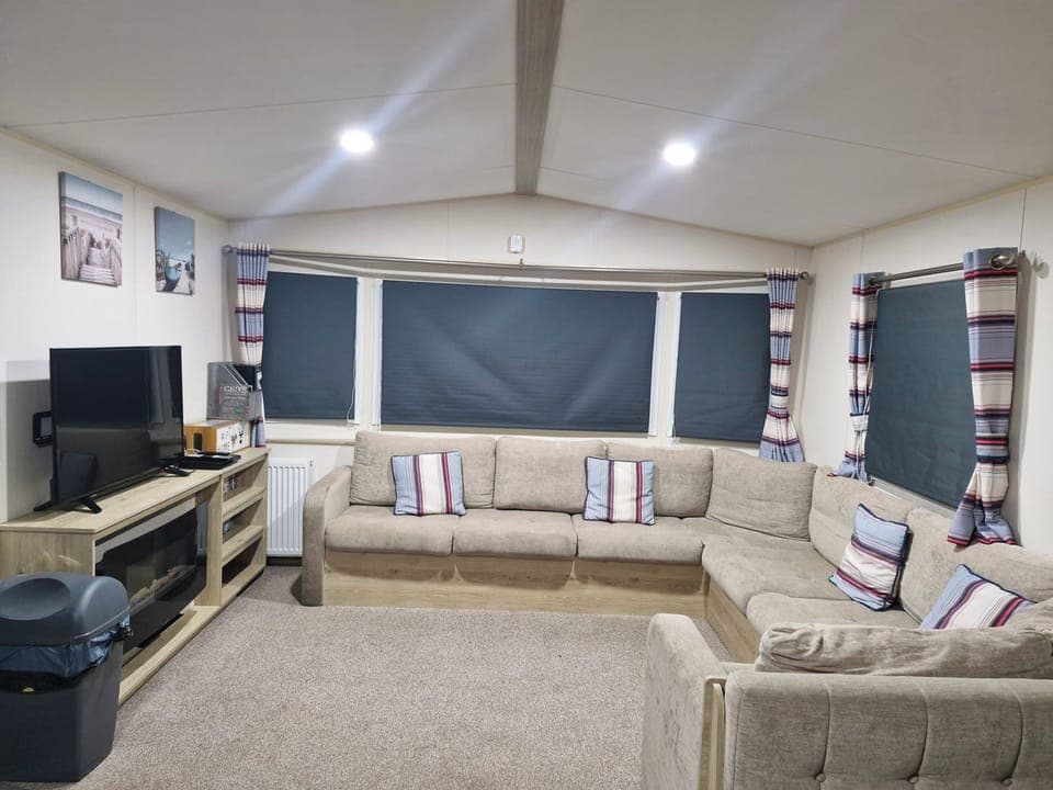 Chalet | Living area | TV, fireplace