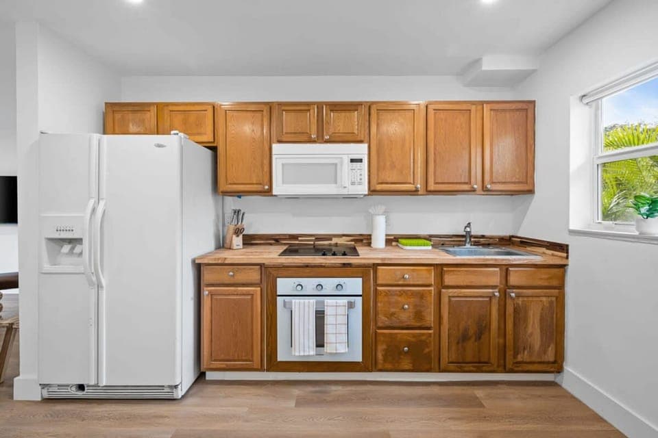 Apartment | Private kitchen | Cookware/dishes/utensils