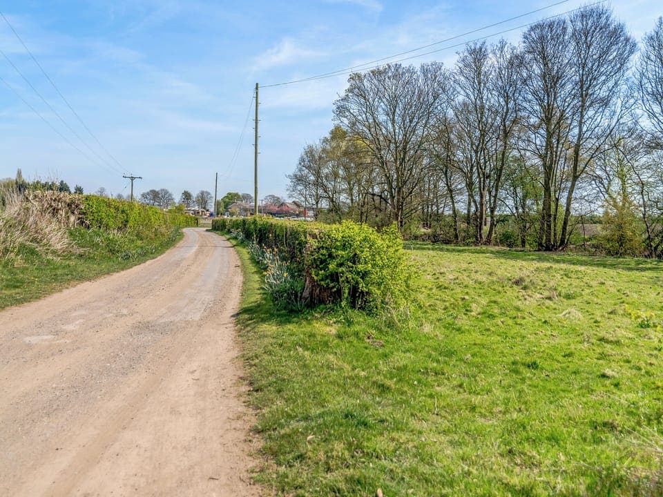 Surrounding area | Monkroyd House, Featherstone, near Wakefield