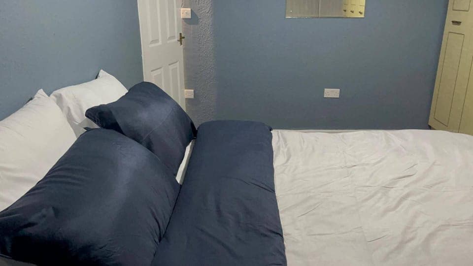 House | 4 bedrooms, iron/ironing board, free WiFi, bed sheets