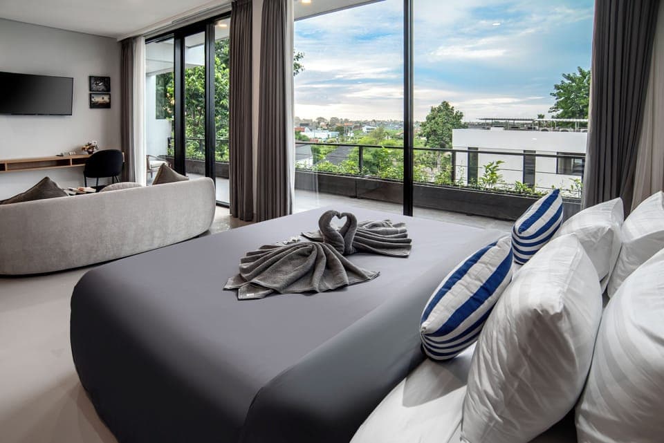 Suite, Pool View | Free WiFi