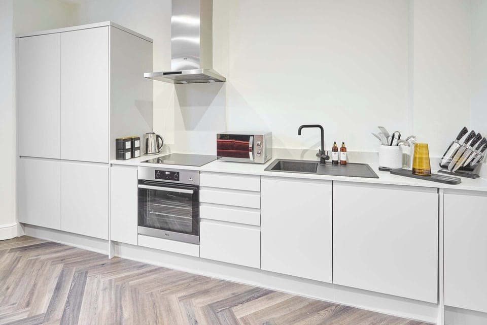 Apartment 1, Upton House, Northampton - Host & Stay