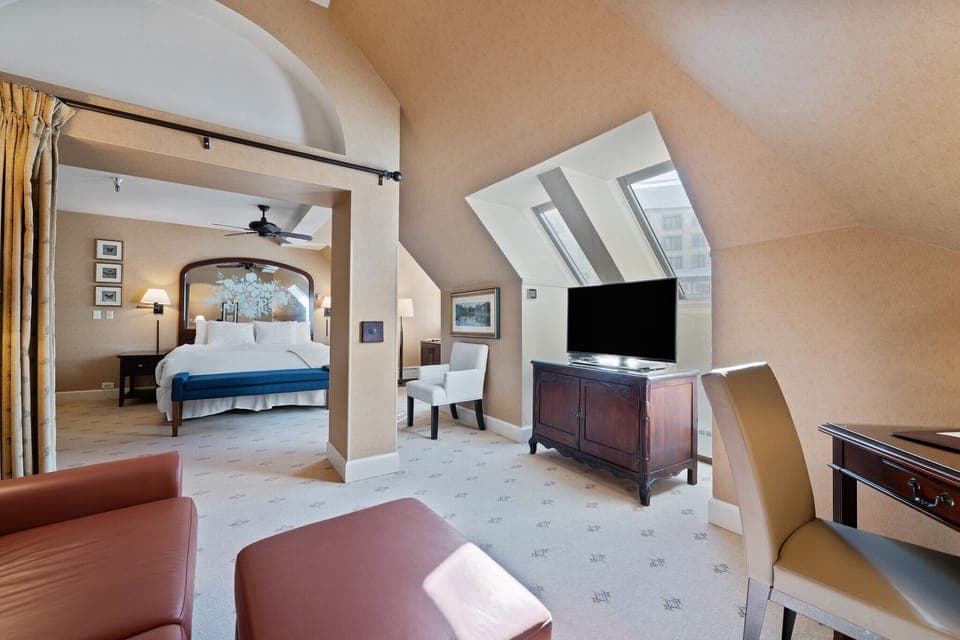 Junior Suite | Premium bedding, down comforters, in-room safe, soundproofing