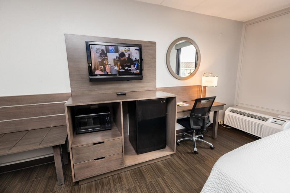 Desk, blackout drapes, iron/ironing board, free WiFi