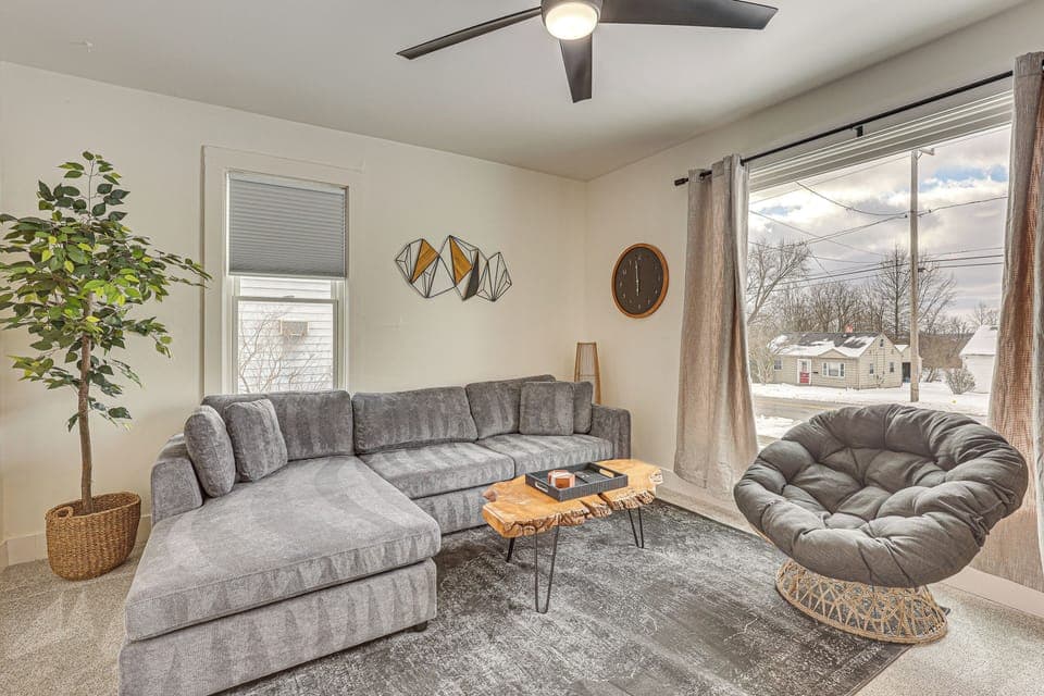 Youngstown Vacation Rental | 1BR | 1BA | 750 Sq Ft | 4 Steps to Enter