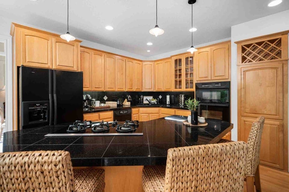 Cook delicious meals for breakfast, lunch, and dinner in this sizable and fully equipped kitchen.