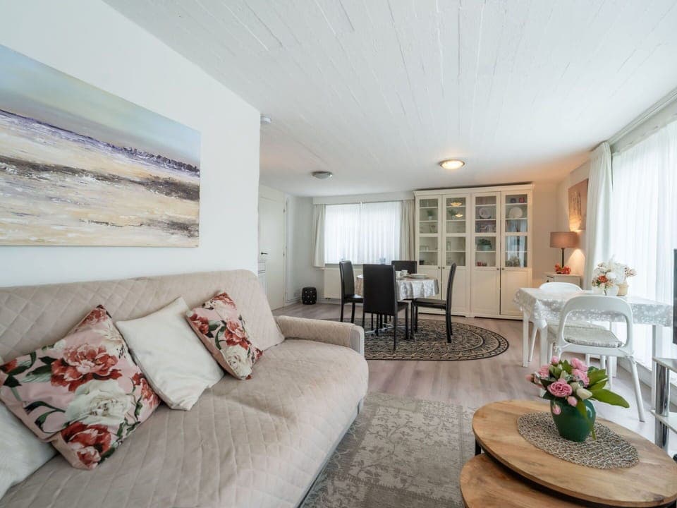 Furniture, Interior Design, Couch, Flooring, Floor, Ceiling, Wood, Living Room, Room, Apartment