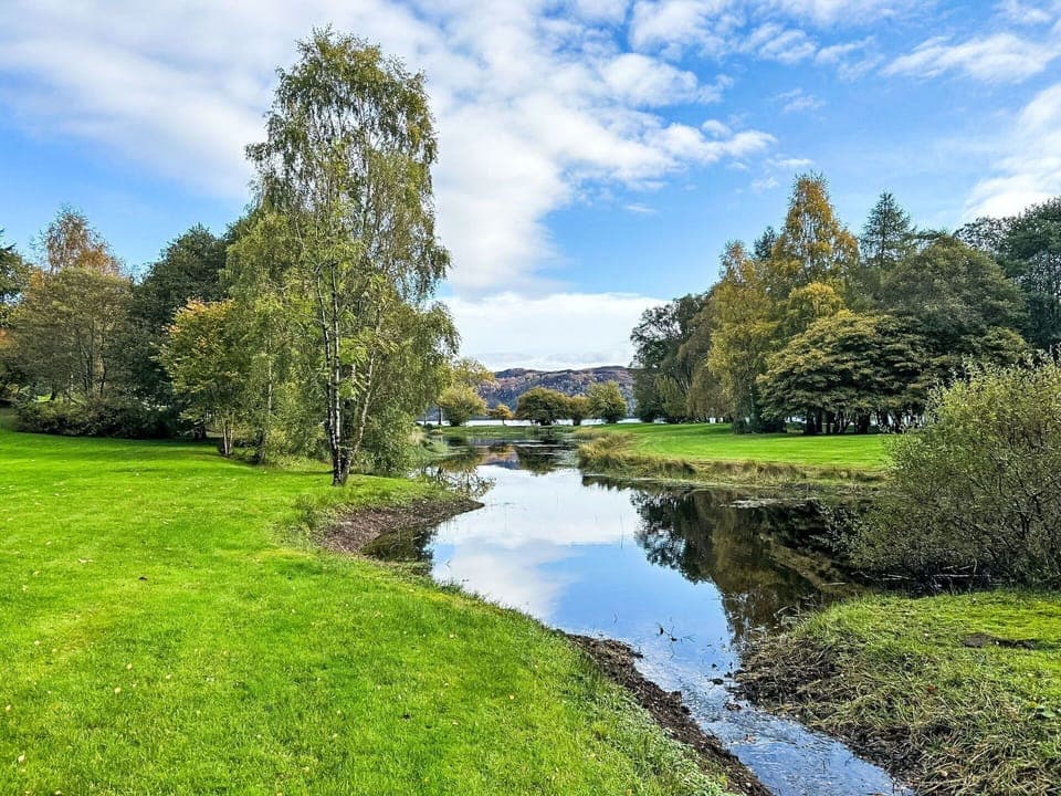 House, Home, Cottage, Estate, Driveway, Balcony, Siding, Villa