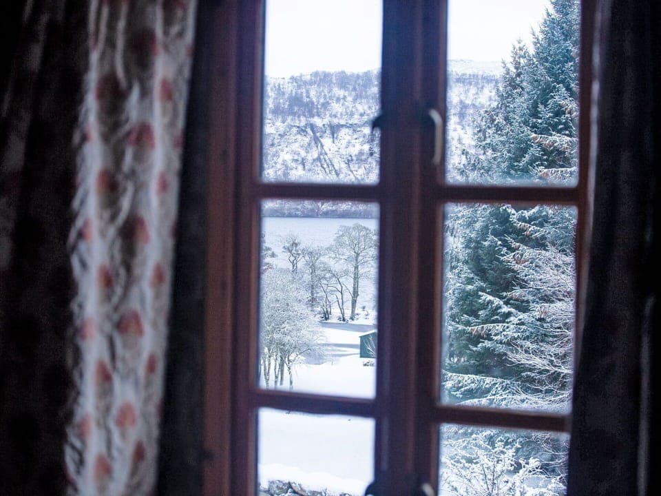 House, Home, Cottage, Estate, Driveway, Balcony, Siding, Villa